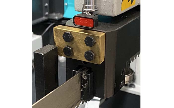 Xsmart 4 bandsaw blade alignment image