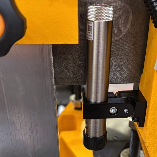 Everising laser for guiding precision cuts